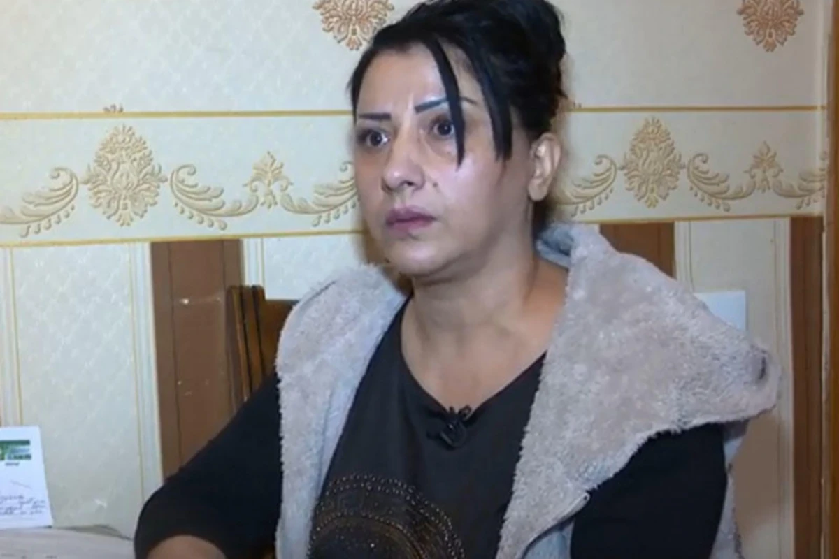Azərbaycanda qadın evinə çağırdığı ustaya ərə getdi, indi küçələrdə qalır (VİDEO)