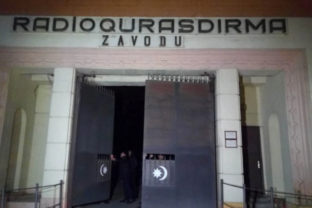 Müdafiə Sənayesi Nazirliyi zavodda baş verən yanğınla bağlı məlumat yaydı Müdafiə Sənayesi Nazirliyi zavodda baş verən yanğınla bağlı məlumat yaydı