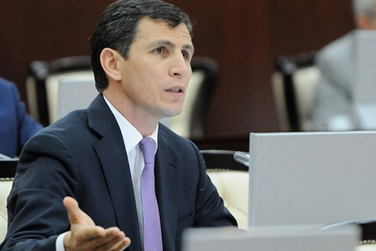 Millət vəkili Zahid Oruc prezident olmaq istəyir Millət vəkili Zahid Oruc prezident olmaq istəyir