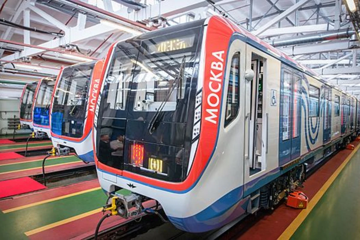 В бакинском метро появятся новые пятивагонные поезда (фото)