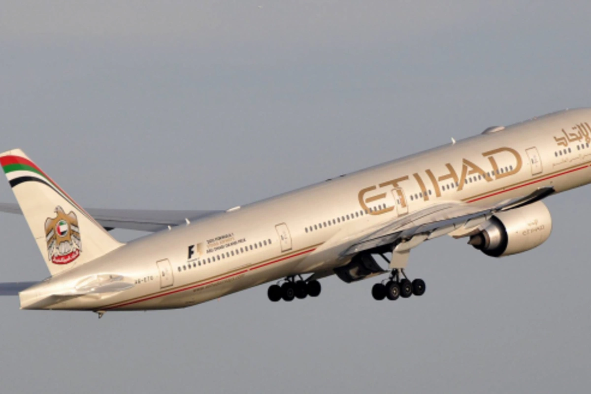 Etihad Airways Bakı-Əbu-Dabi-Bakı reysini açır - 372 AZN + limuzin transfer