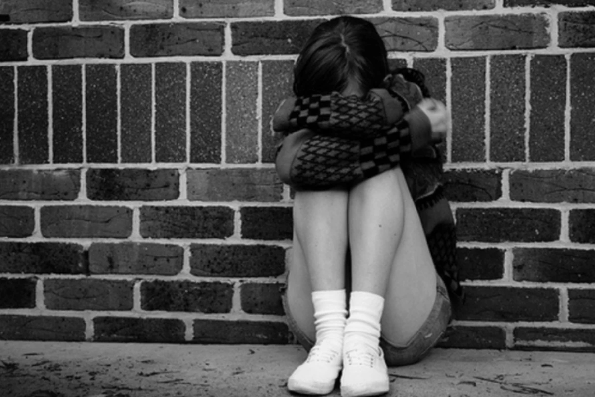 В Баку родительница утверждает, что учительница распространила откровенные снимки ее дочери