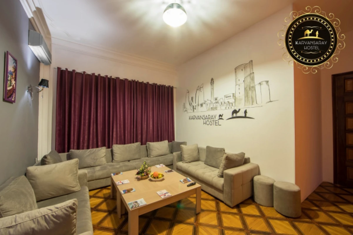 Bakının mərkəzində möhtəşəm hostel + Şahmat, Domino, Playstation 4