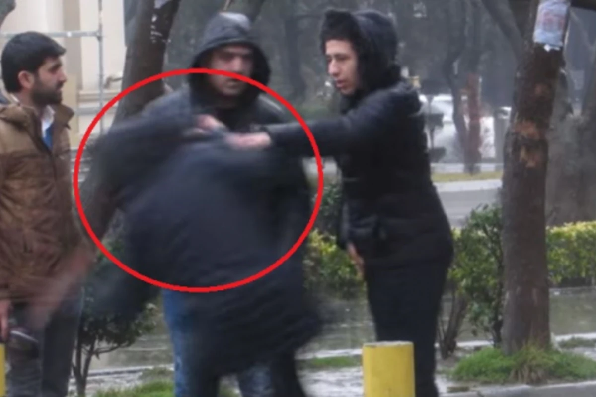 В Баку провели необычный социальный эксперимент с участием армянской девушки (видео) В Баку провели необычный социальный эксперимент с участием армянской девушки (видео)