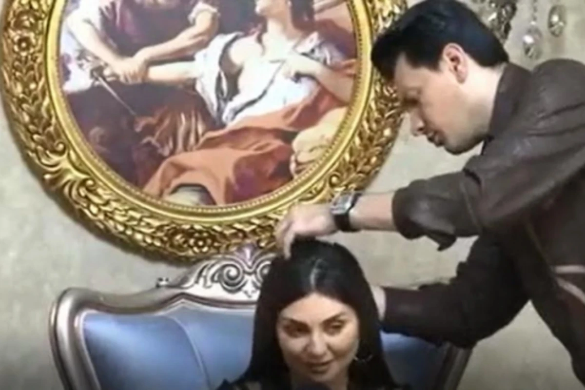 Sərxanın bu hərəkəti Şəbnəm Tovuzlunu heyrətə saldı (VİDEO) Sərxanın bu hərəkəti Şəbnəm Tovuzlunu heyrətə saldı (VİDEO)
