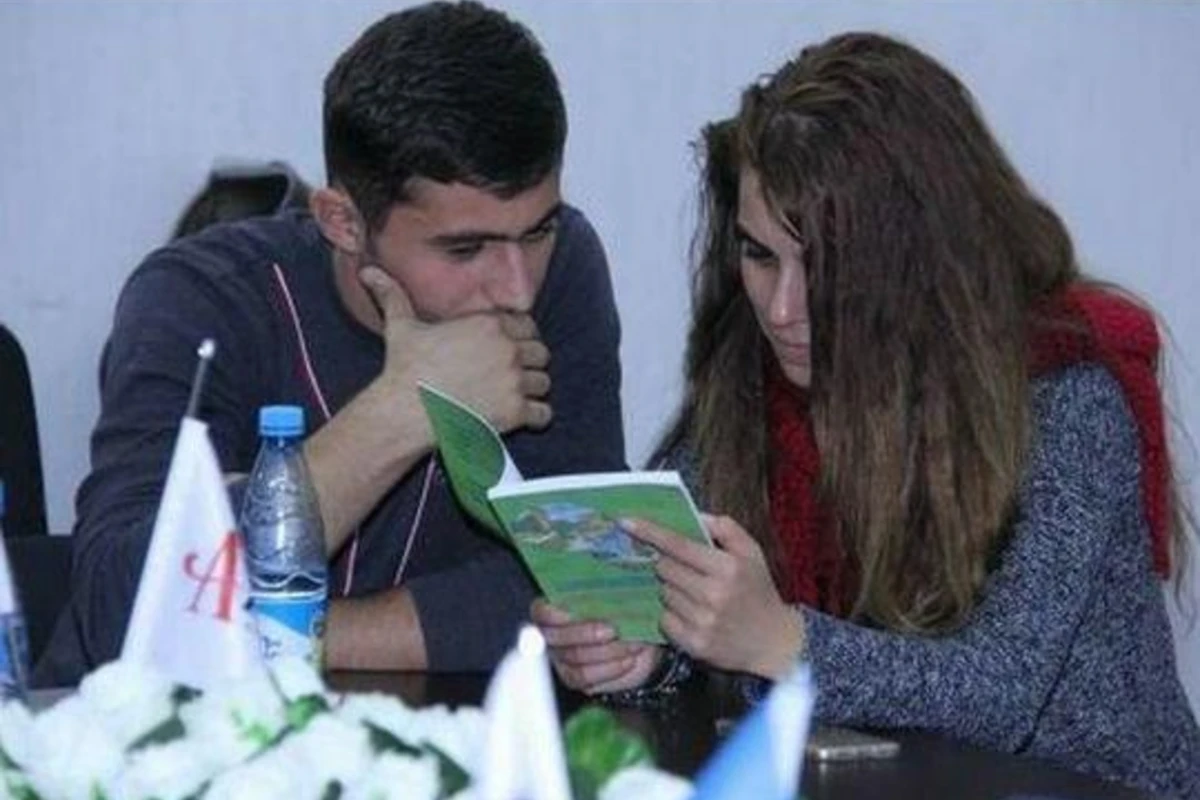 Gənc şair özünü dənizə atdı