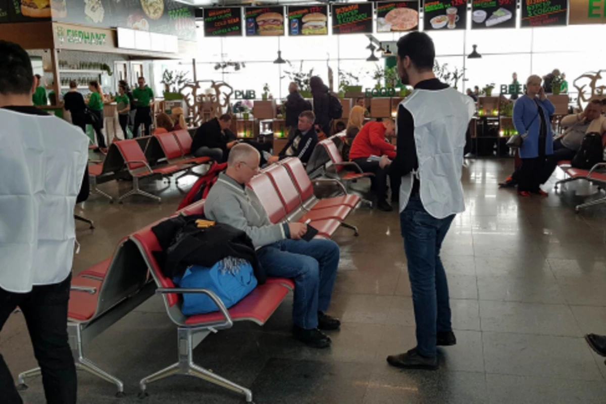 В киевском аэропорту буклеты о Ходжалы шокировали армян (видео) В киевском аэропорту буклеты о Ходжалы шокировали армян (видео)