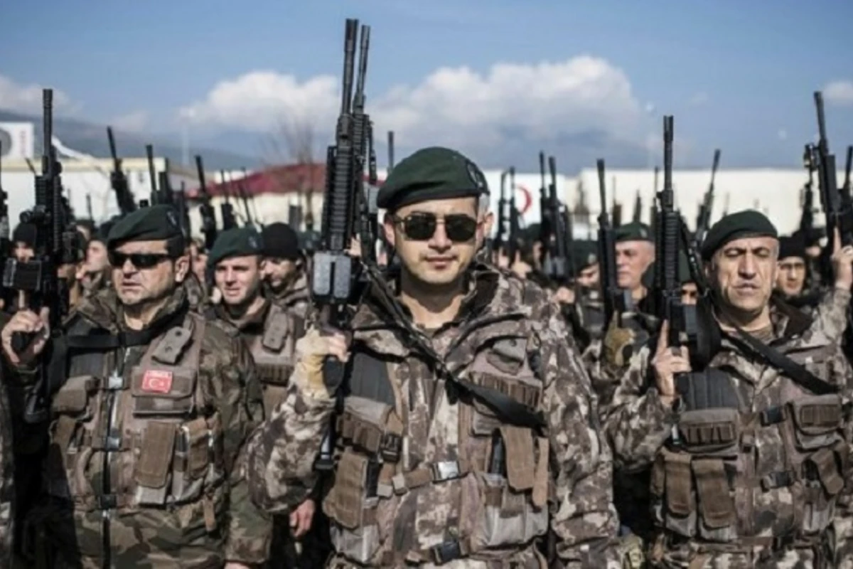 Türk xüsusi təyinatlıları Afrinə girdi - Türk bayraqları dalğalandı
