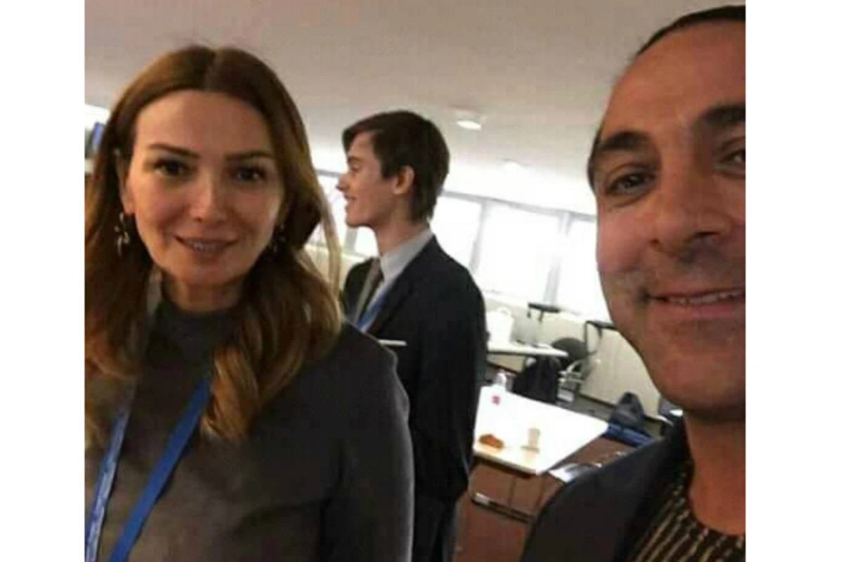 Qənirə Paşayeva Orduxanla çəkilən selfie fotosundan DANIŞDI