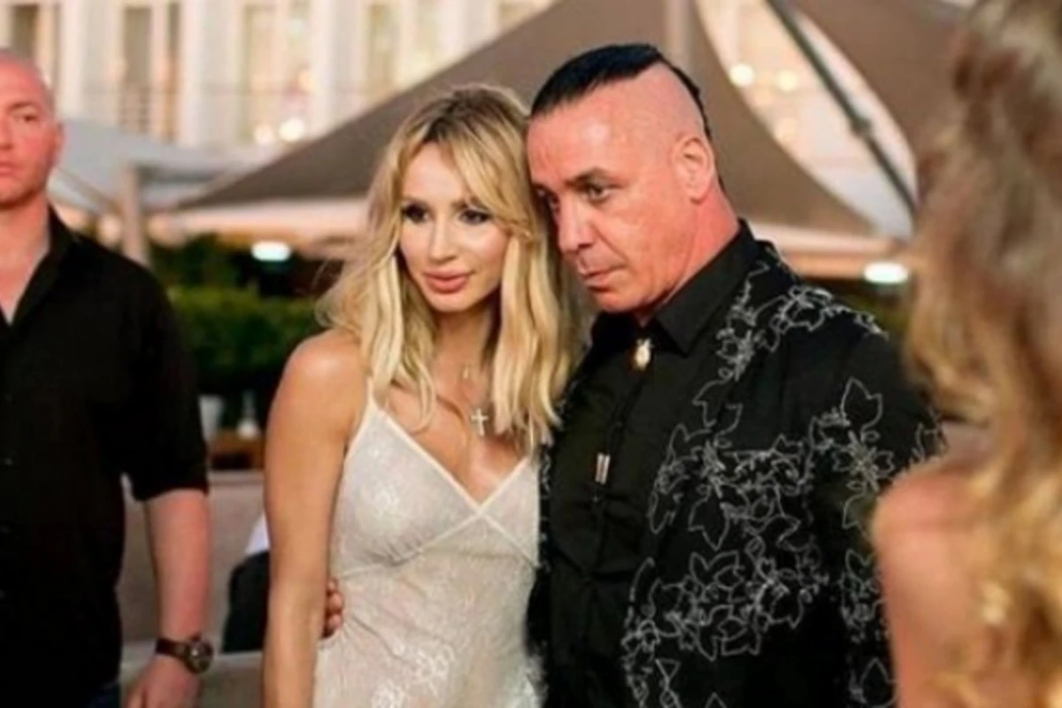 Светлана Лобода беременна от солиста группы Rammstein, с которым познакомилась в Баку (фото) Светлана Лобода беременна от солиста группы Rammstein, с которым познакомилась в Баку (фото)