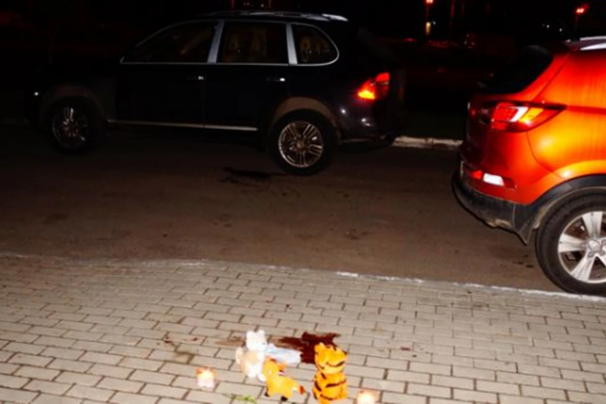 В Азербайджане отец на автомобиле насмерть переехал 2-летнего сына