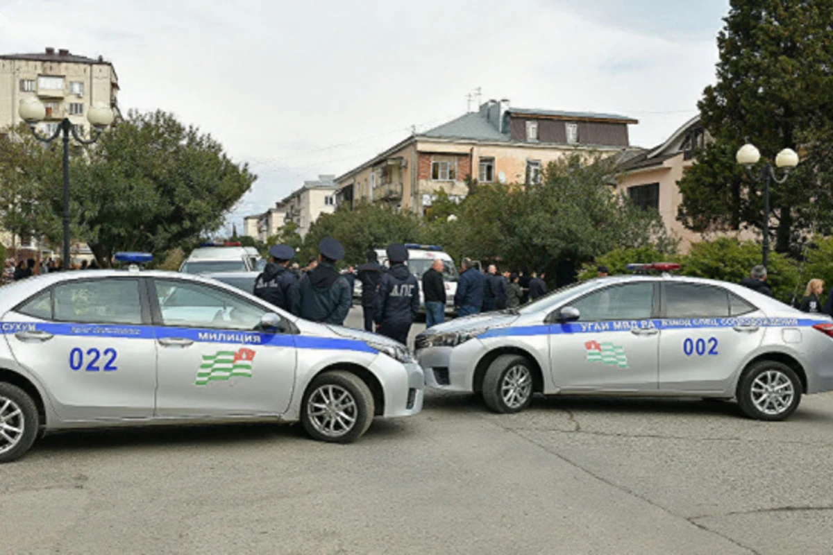 Азербайджанка расстреляна из автомата Калашникова на улице в Сухуми (фото)