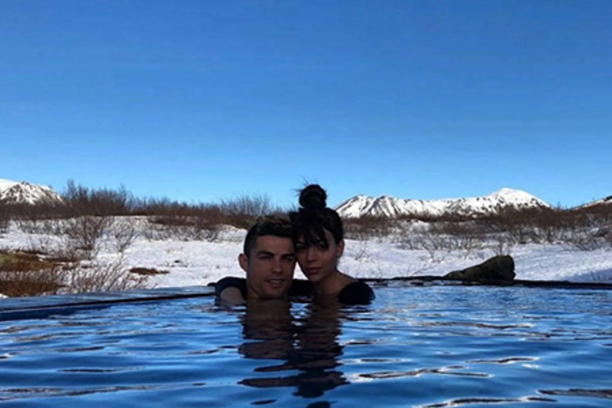Криштиану Роналду и Джорджина Родригес отдыхают в горах (фото)