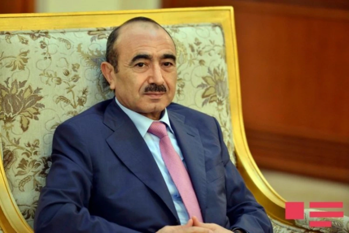 Əli Həsənov: “Xaricdə yaşayan bəzi azərbaycanlılar düşmənlərimizin sırasında dayanıblar”
