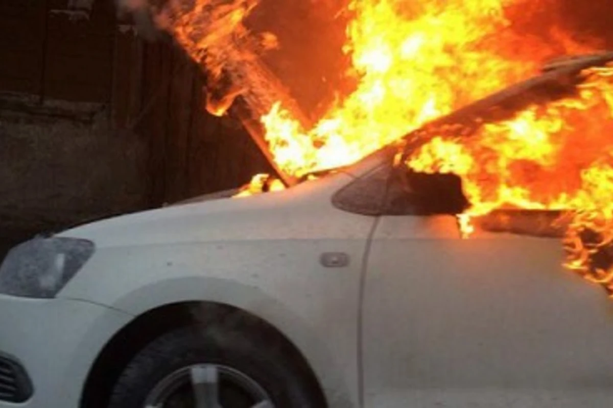 В Баку сгорел Volkswagen