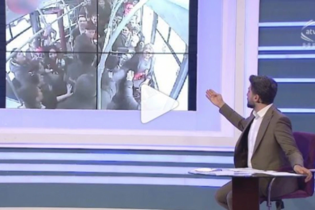Zaur avtobusda qadına yumruq vuran gəncdən danışdı: Sabah o gəncin də doğmaları... (VİDEO) Zaur avtobusda qadına yumruq vuran gəncdən danışdı: Sabah o gəncin də doğmaları... (VİDEO)