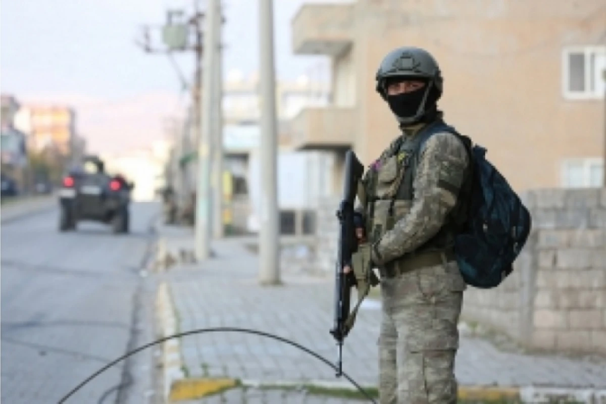 Türkiyədə antiterror əməliyyatı: 90 terrorçu məhv edildi Türkiyədə antiterror əməliyyatı: 90 terrorçu məhv edildi