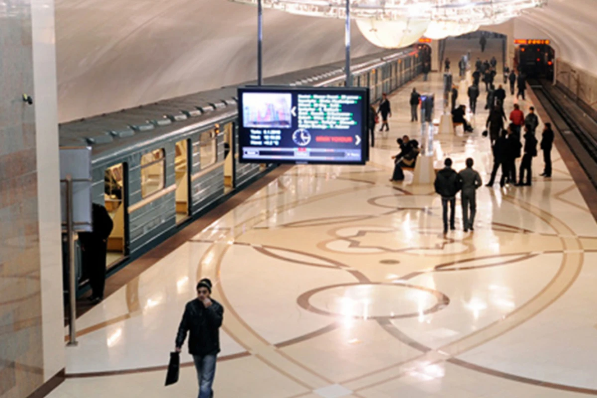 В Баку изменен график работы некоторых автобусов и метро