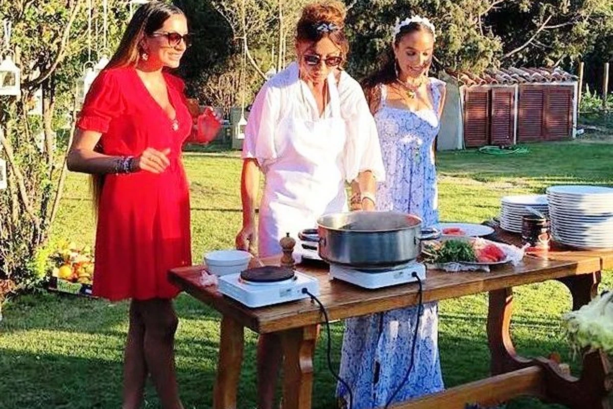 Mehriban Əliyeva Heydər üçün yemək bişirdi (FOTO)