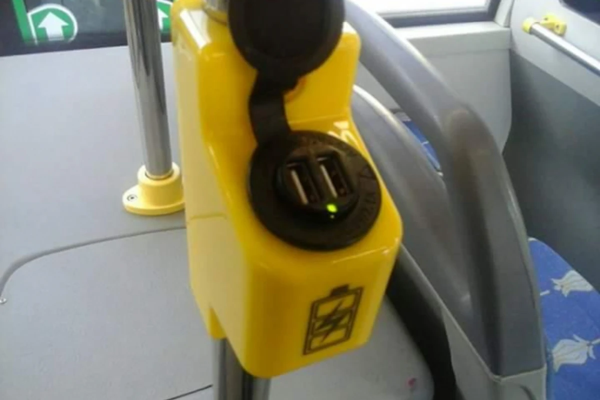 В Баку появились автобусы с USB-зарядками (ФОТО)