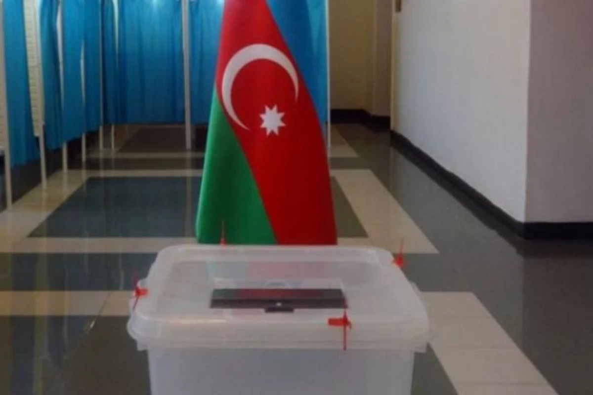 Azərbaycanın ən yaşlı seçicisi səs verib Azərbaycanın ən yaşlı seçicisi səs verib