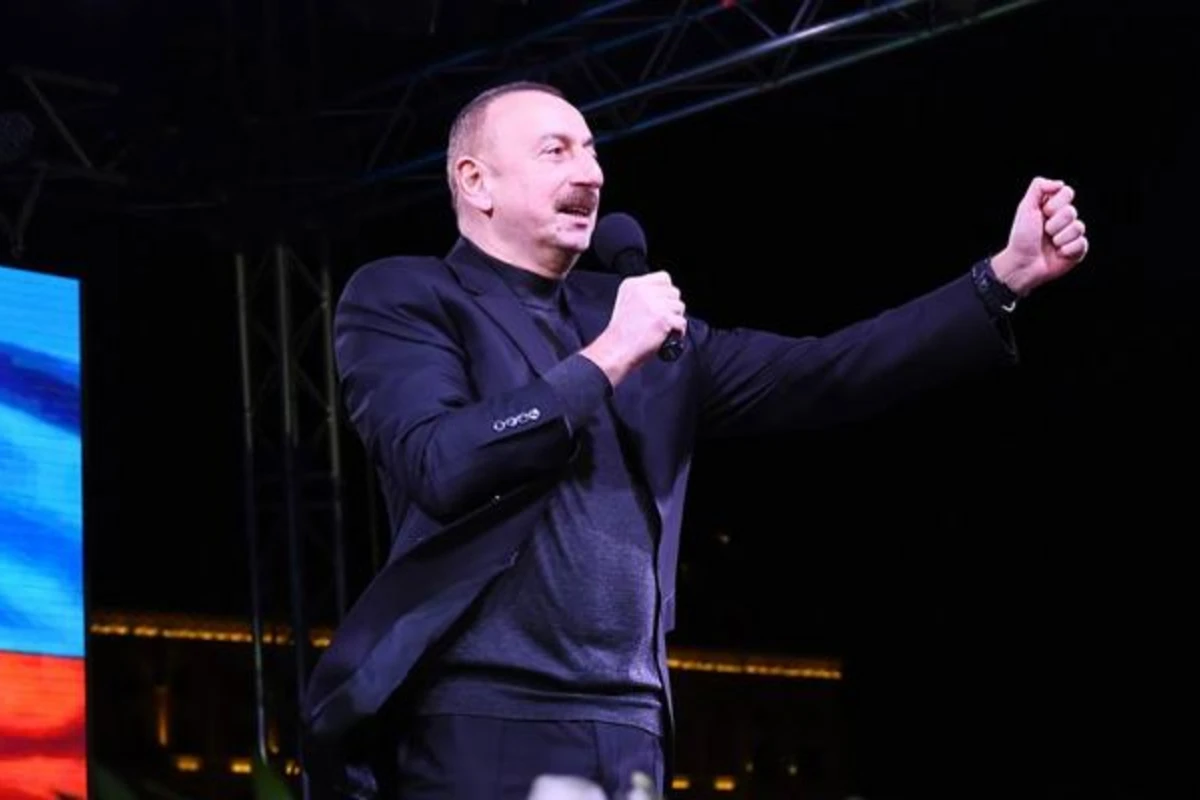 Эмин Агаларов поздравил Ильхама Алиева с победой (фото)