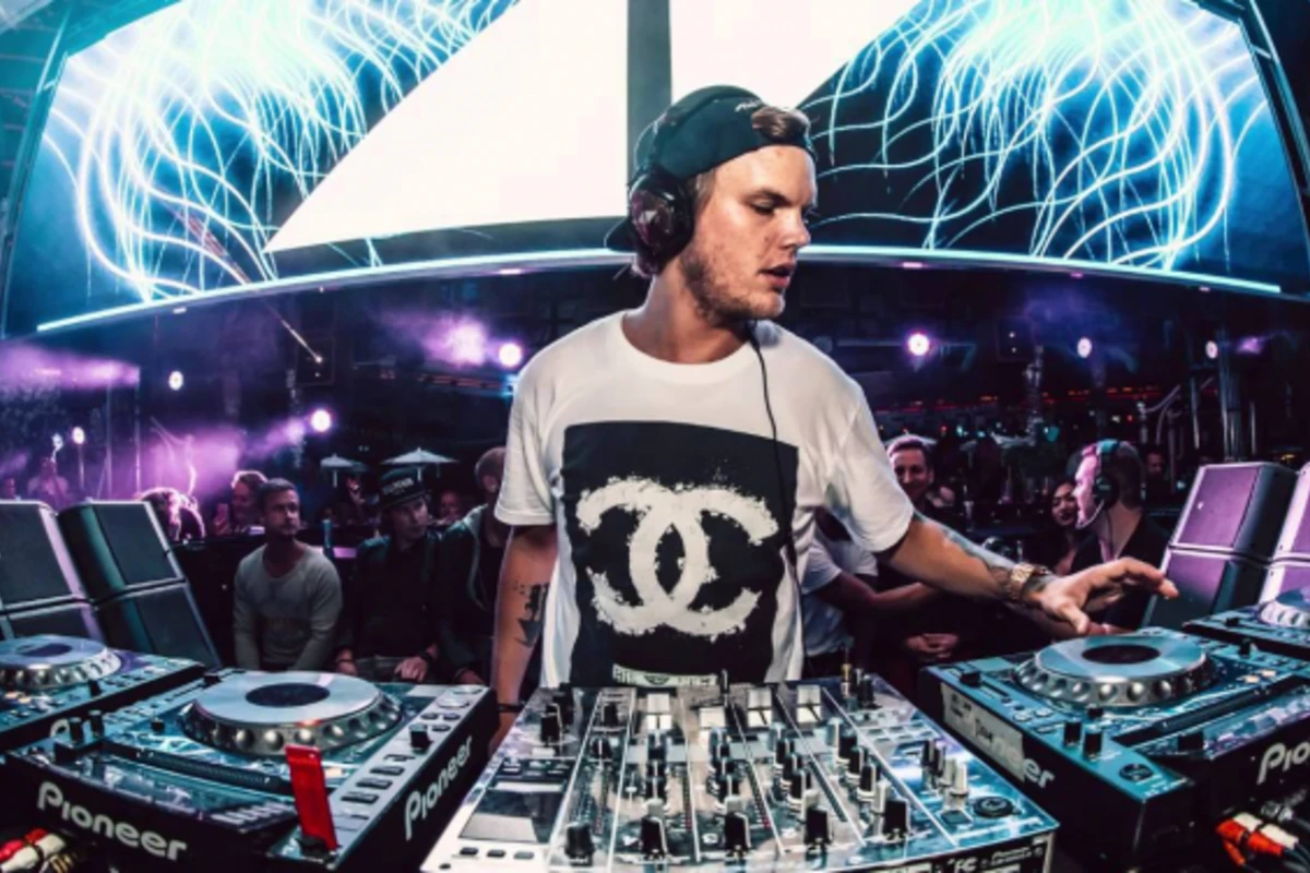Всемирно известный диджей Avicii умер в 28 лет