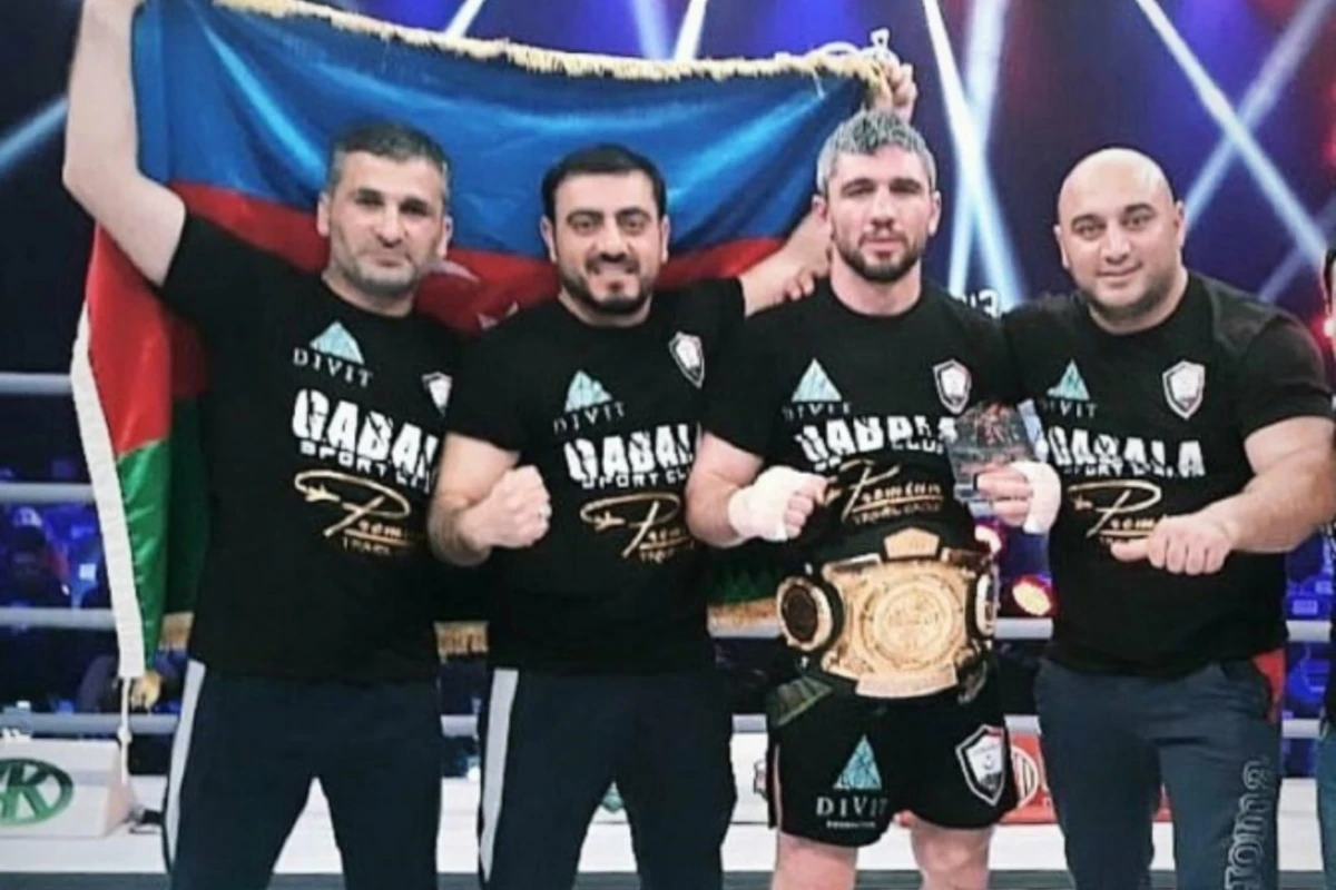 Kobra Pərviz dünya kəmərini qazandı (FOTO) Kobra Pərviz dünya kəmərini qazandı (FOTO)