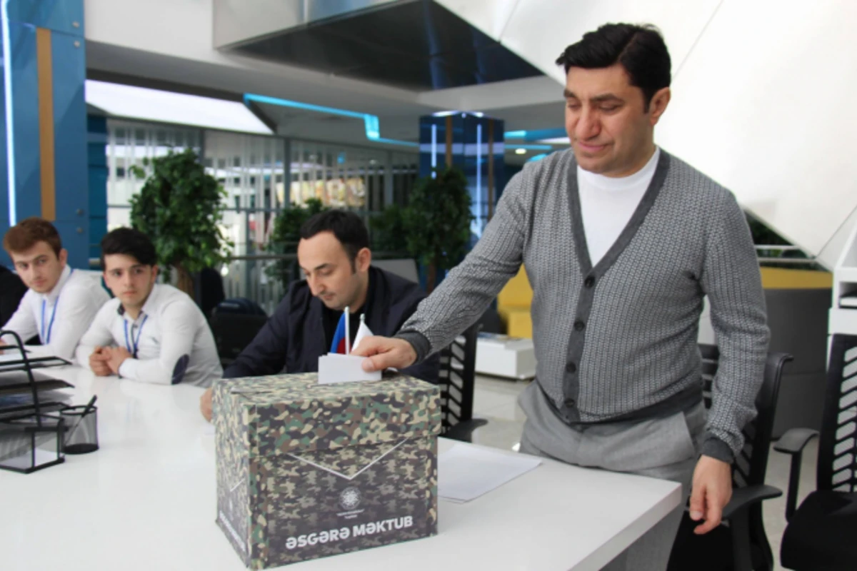Azərbaycanlı milyarder Qod Nisanovdan əsgərlərimizə dəstək (FOTO) Azərbaycanlı milyarder Qod Nisanovdan əsgərlərimizə dəstək (FOTO)
