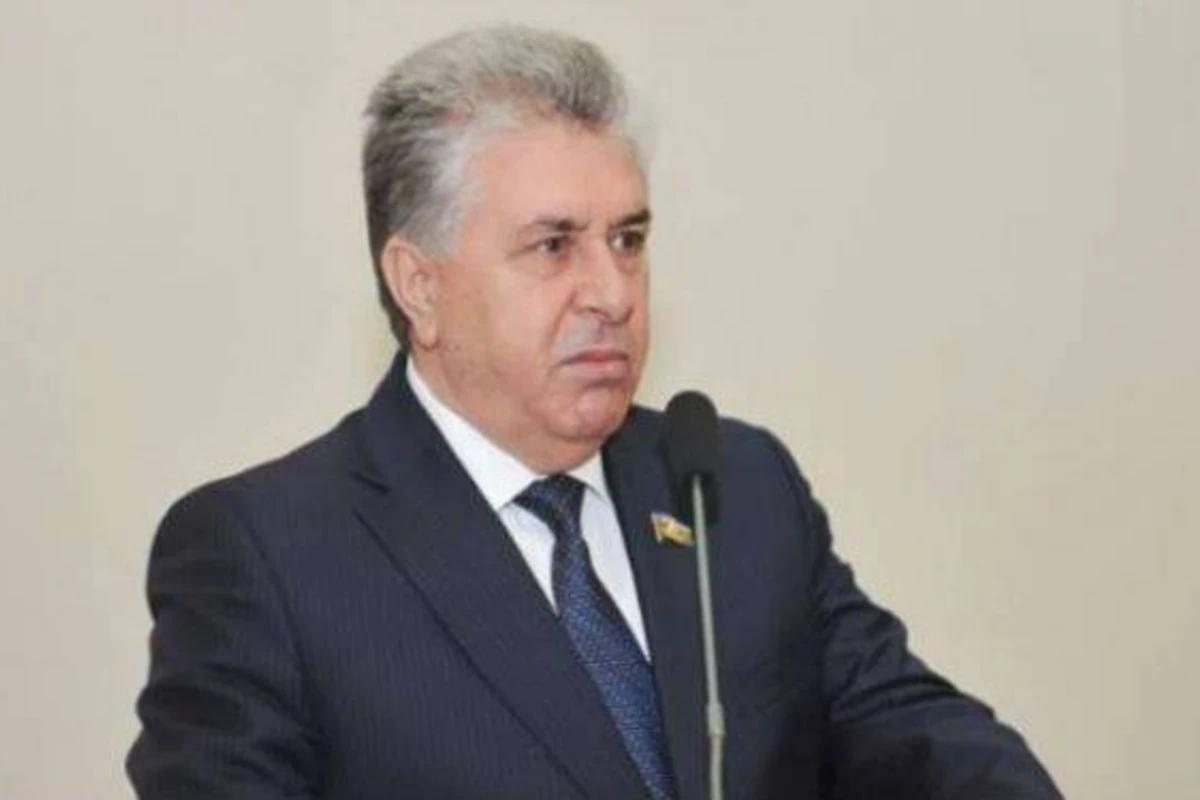 Deputat taksi sürücüləri haqqında: “Onlar oğru, quldur obrazı yaradırlar” Deputat taksi sürücüləri haqqında: “Onlar oğru, quldur obrazı yaradırlar”