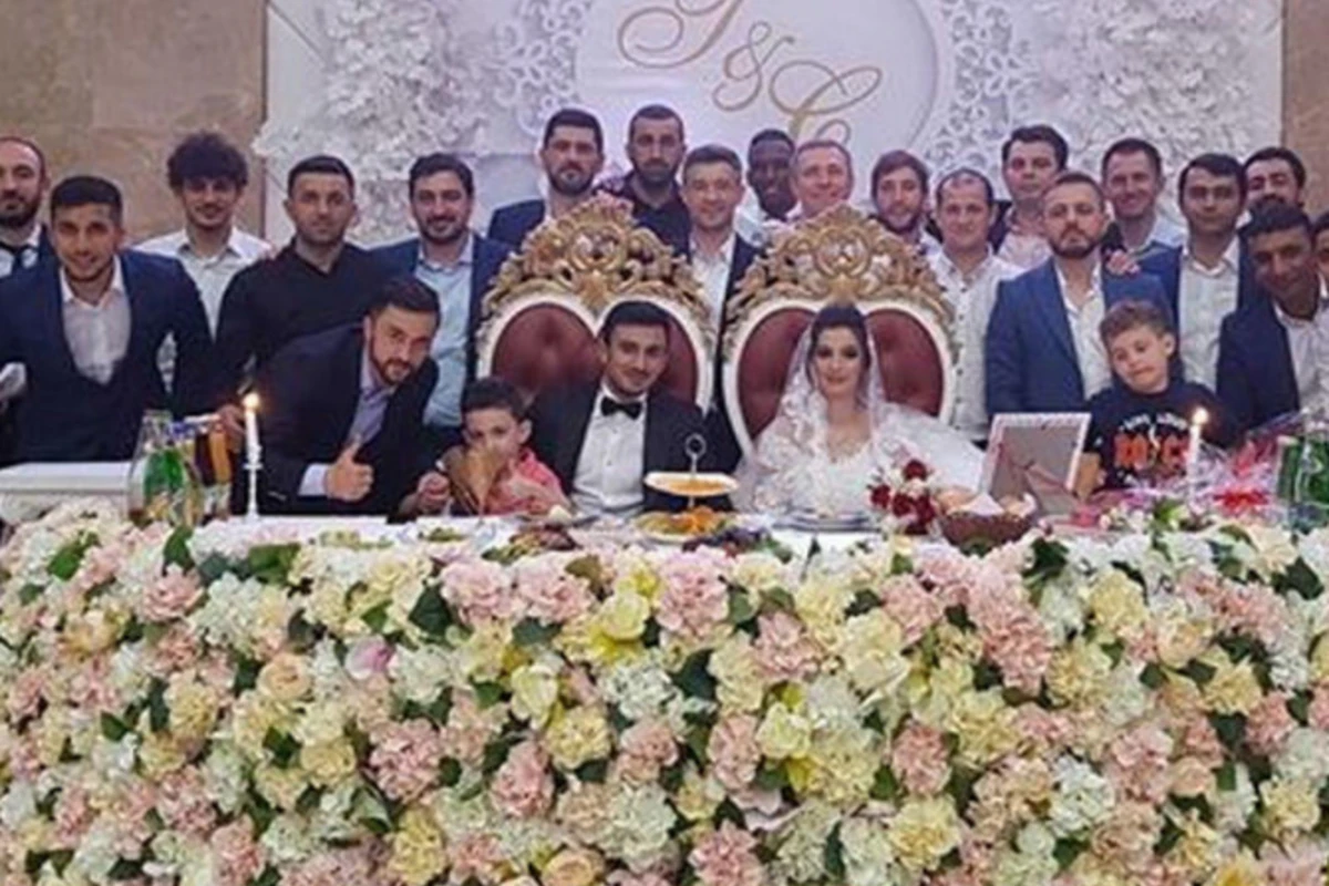 Millimizin futbolçusu evləndi Millimizin futbolçusu evləndi