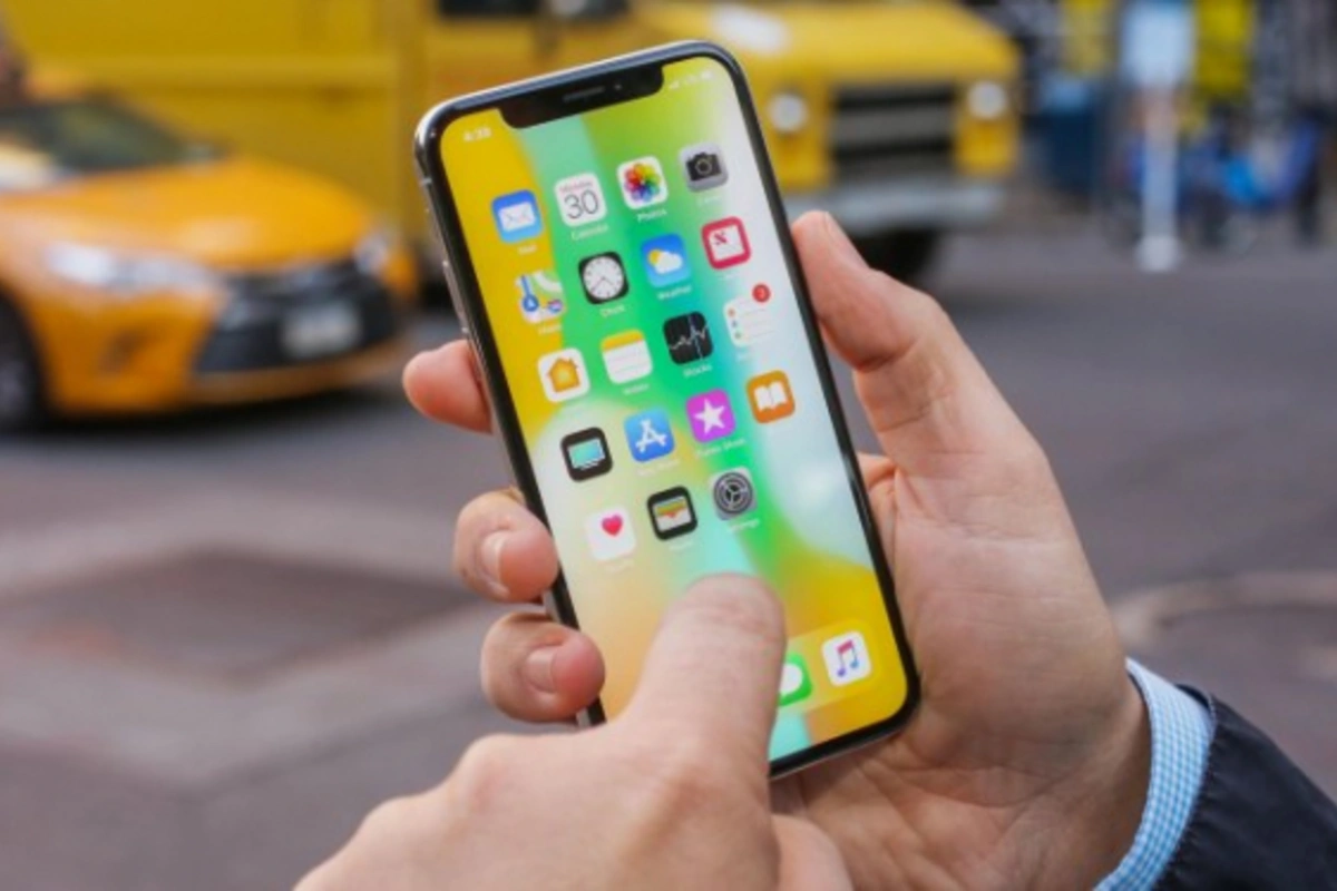 Неисправные iPhone X бесплатно заменят на новые
