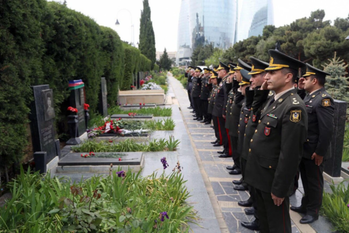 Milli Qəhrəmanın xatirəsi yad edilib (FOTO) Milli Qəhrəmanın xatirəsi yad edilib (FOTO)