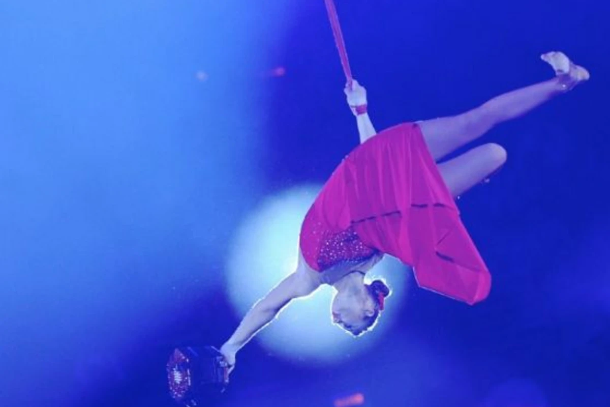 На концерте ко Дню Победы 17-летняя гимнастка цирка сорвалась с высоты (фото)