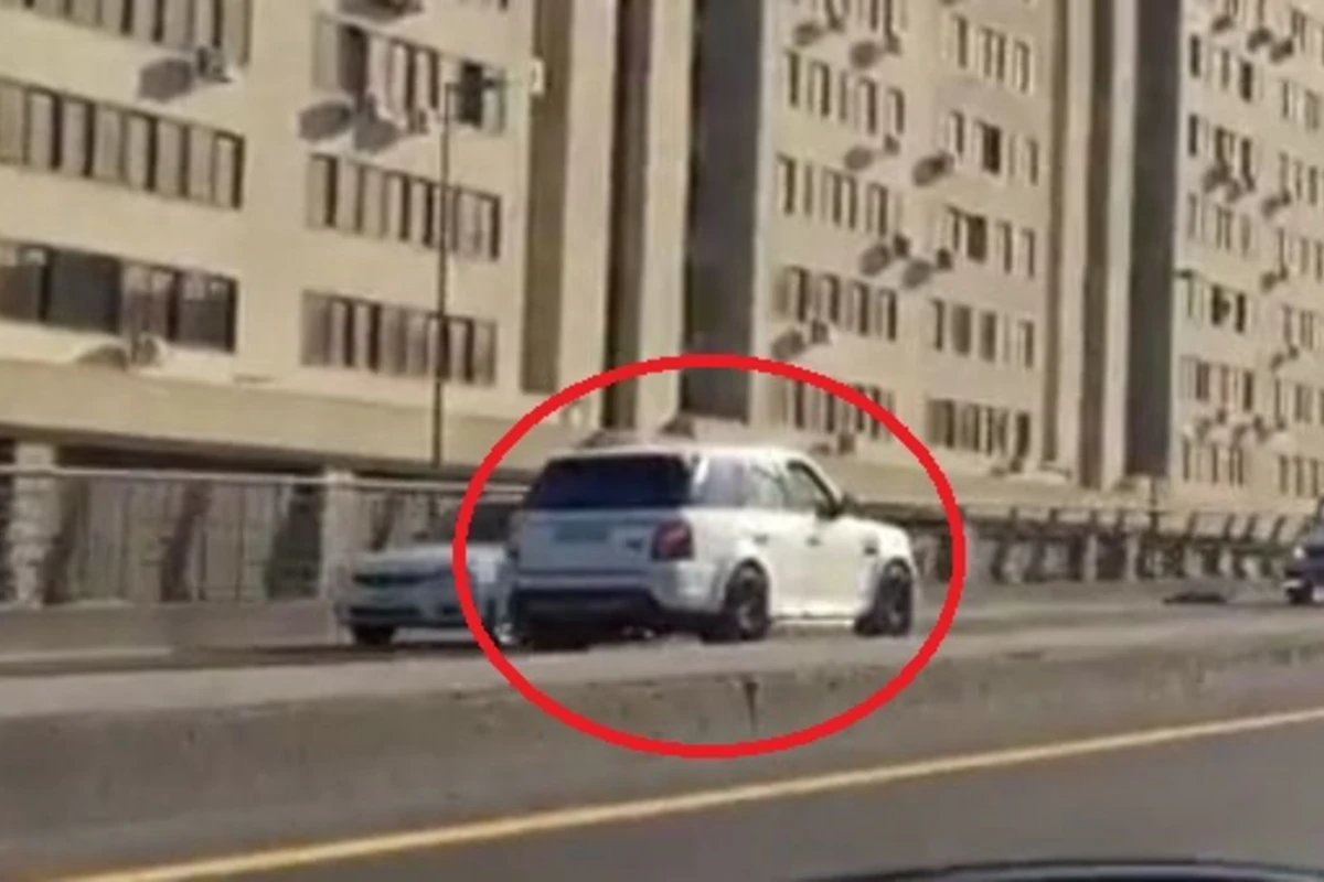 В Баку Range Rover вышел на встречную и преградил путь свадебному кортежу (видео)
