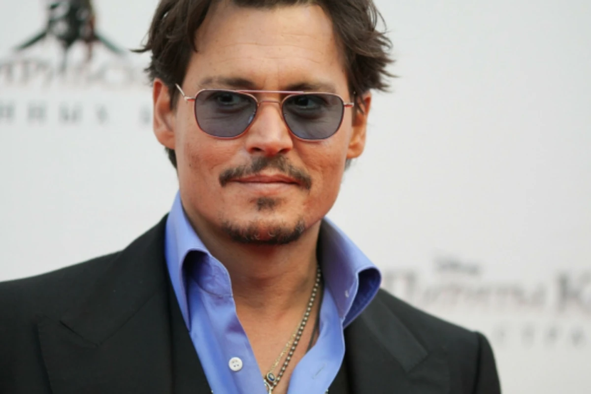 Мерседес с Джонни Деппом врезался в стену в Петербурге