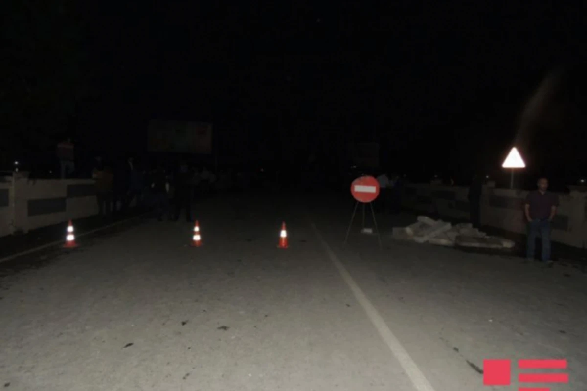 Sel Göyçay çayı üzərindəki körpünü tamamilə uçurub - FOTO Sel Göyçay çayı üzərindəki körpünü tamamilə uçurub - FOTO