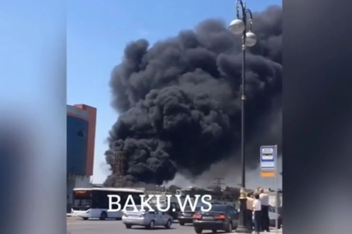Еще один сильный пожар на заводе в Баку (видео)