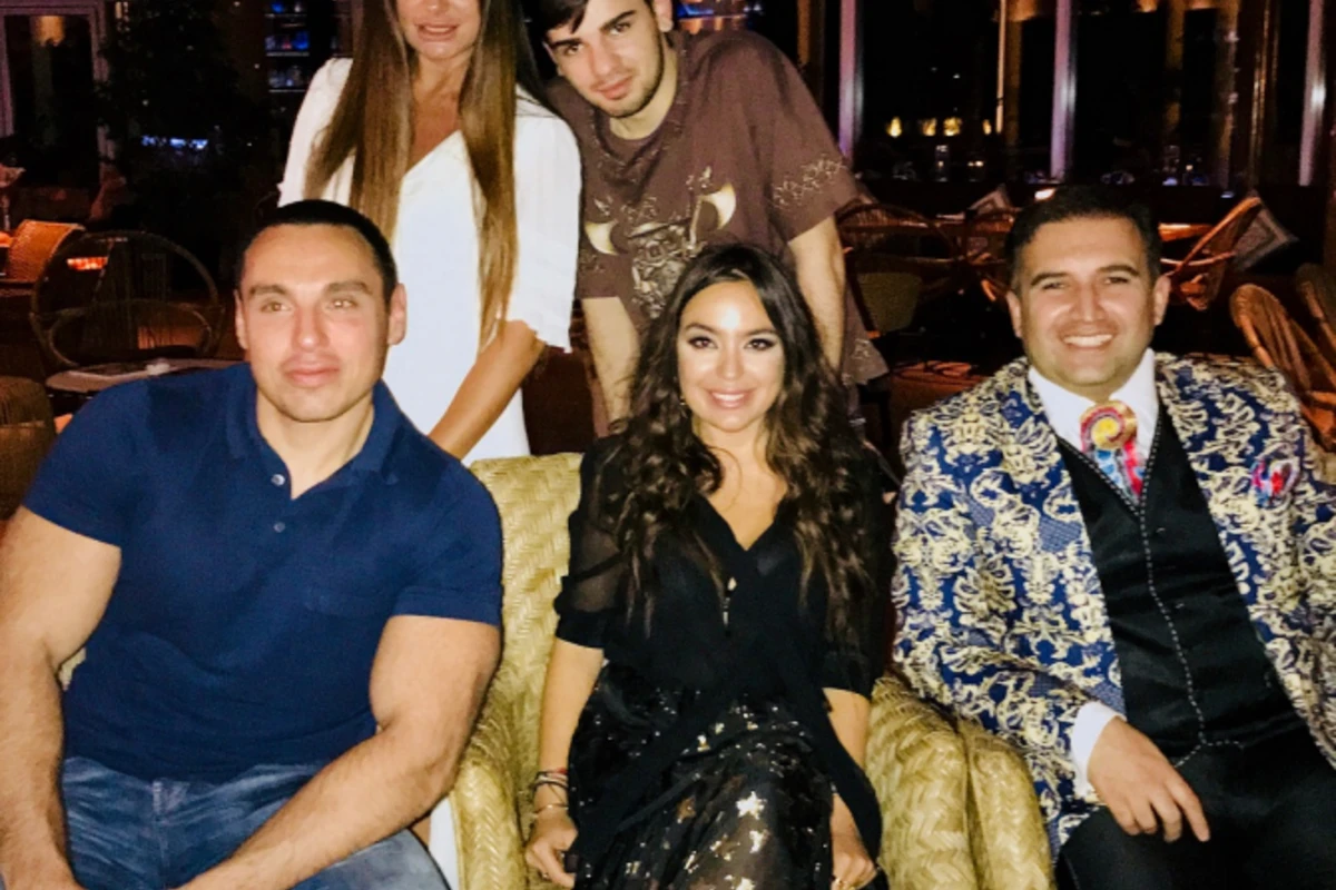 Azər Əliyevin doğum gününü İnstagram-da təbrik etdilər (FOTO) Azər Əliyevin doğum gününü İnstagram-da təbrik etdilər (FOTO)