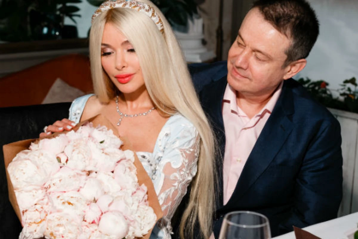 Певица Алена Кравец сыграла свадьбу с избившим ее мужем-олигархом (фото)