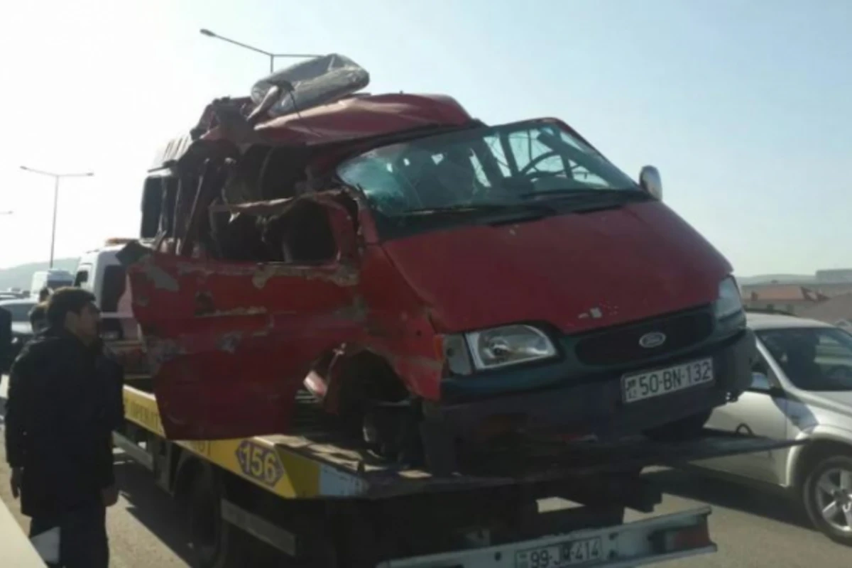 Sərnişin daşıyan “Ford” aşdı: 15 yaralı – DƏHŞƏTLİ GÖRÜNTÜLƏR – VİDEO