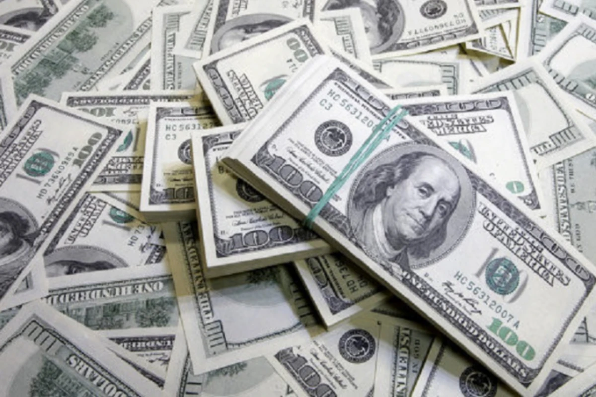 Dollarla bağlı VACİB XƏBƏR: FED uçot dərəcəsini artırdı