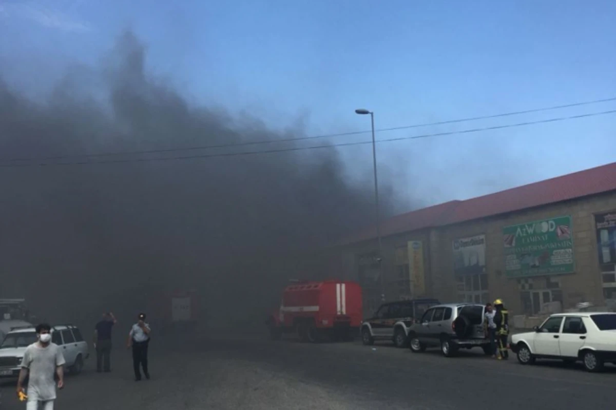 Bakıda bazarda baş verən yanğınla bağlı araşdırma başladı (VİDEO)