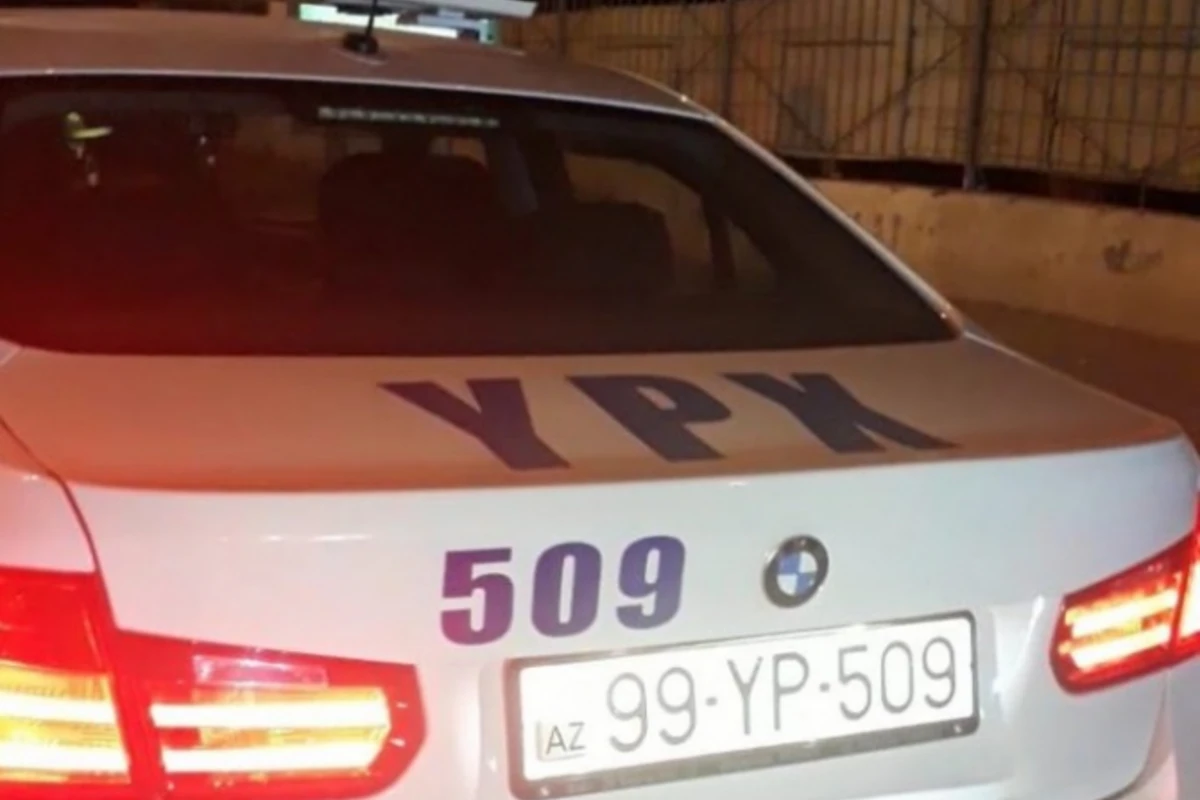 Bakıda YPX uşağın sürdüyü maşını qovdu: avtomobil qəza etdi - VİDEO Bakıda YPX uşağın sürdüyü maşını qovdu: avtomobil qəza etdi - VİDEO