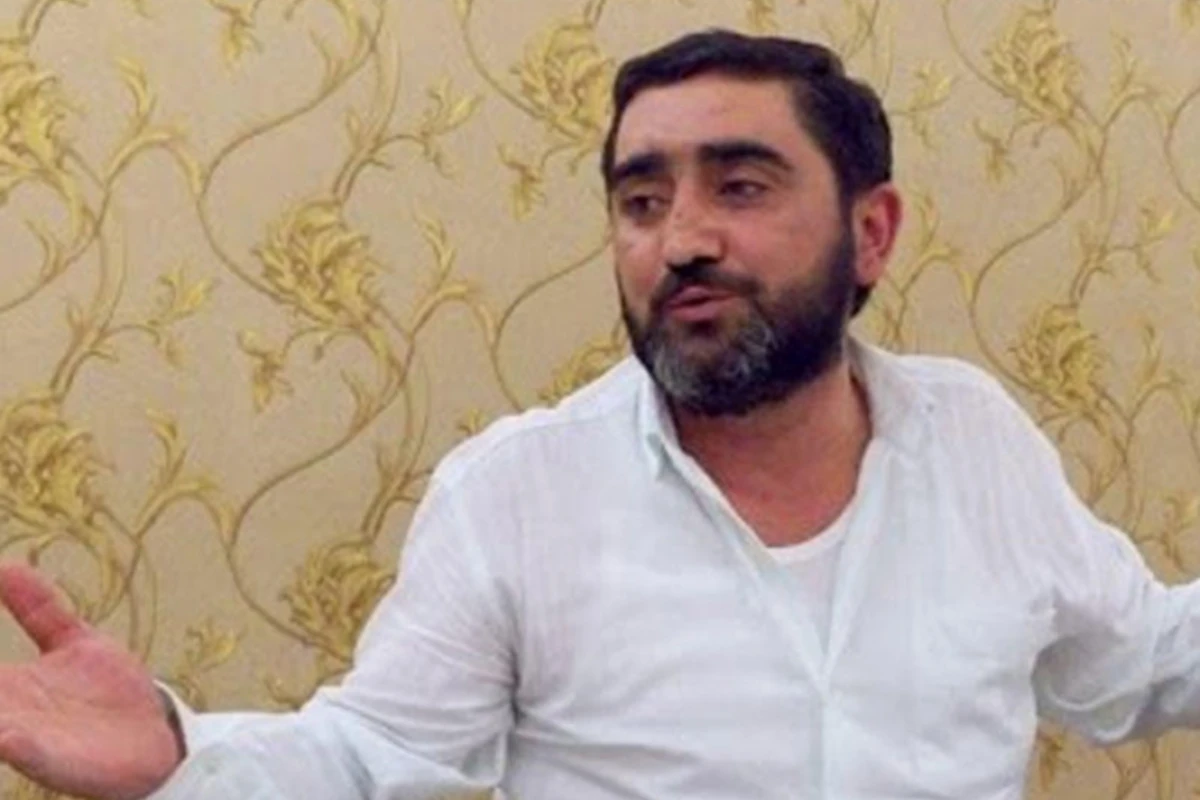 Tanınmaz hala düşən meyxanaçı: “Əcəb edirəm, narkotik də qəbul edərəm, içki də içərəm” - FOTO Tanınmaz hala düşən meyxanaçı: “Əcəb edirəm, narkotik də qəbul edərəm, içki də içərəm” - FOTO