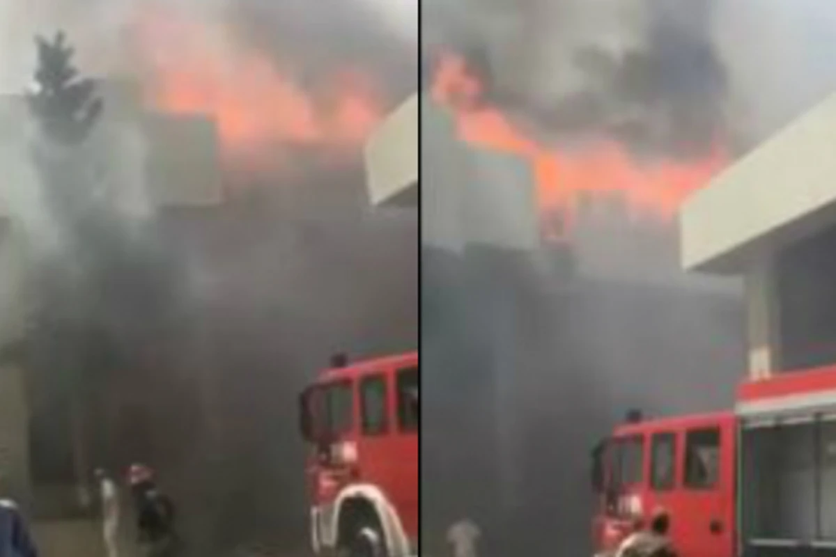 В Баку горит Monolit Plaza (видео) ОБНОВЛЕНО