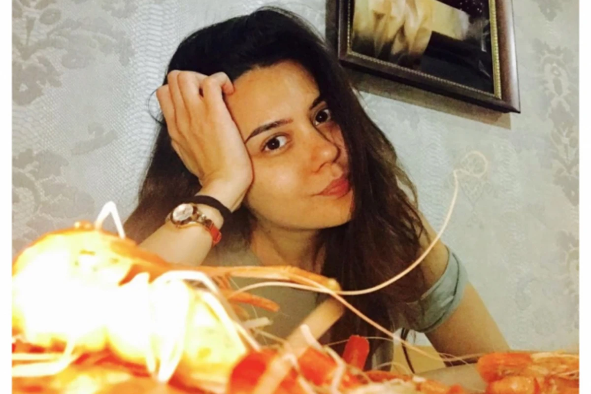 Oksana uşağının atası ilə - FOTO Oksana uşağının atası ilə - FOTO