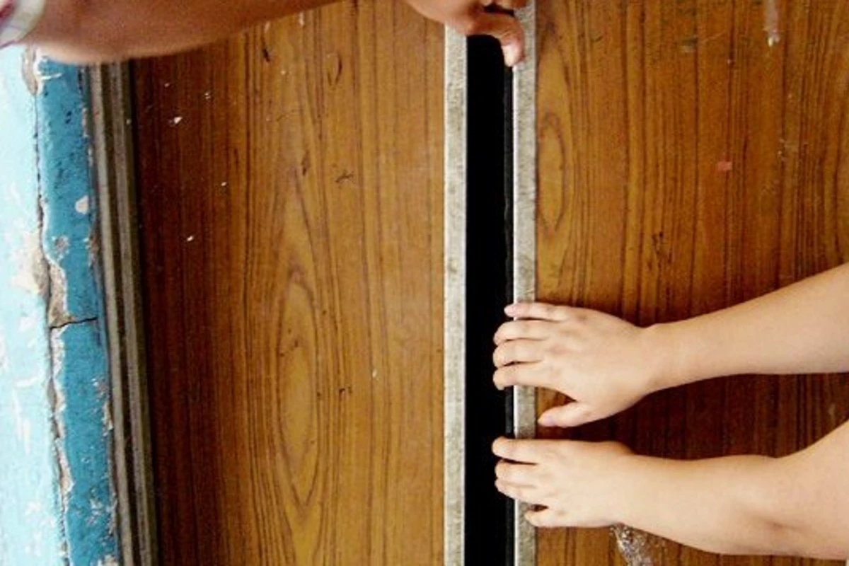 Bu gecə liftdə 18 nəfər qaldı – Bakıda çıxılmaz anlar Bu gecə liftdə 18 nəfər qaldı – Bakıda çıxılmaz anlar
