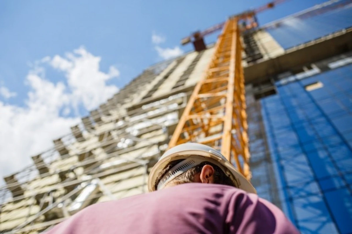 В Баку приостановлено незаконное строительство еще одного здания