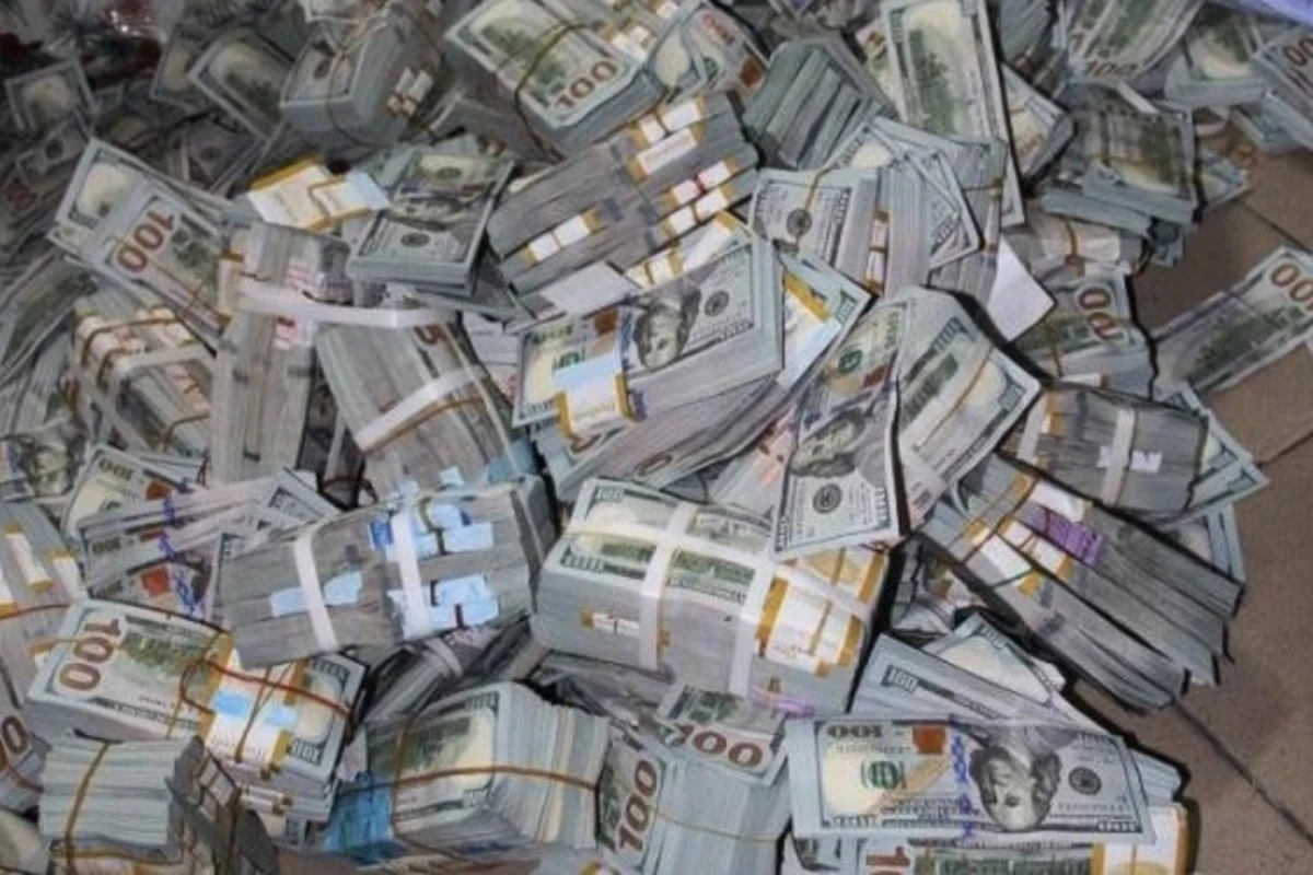 Dolların bu günə olan məzənnəsi